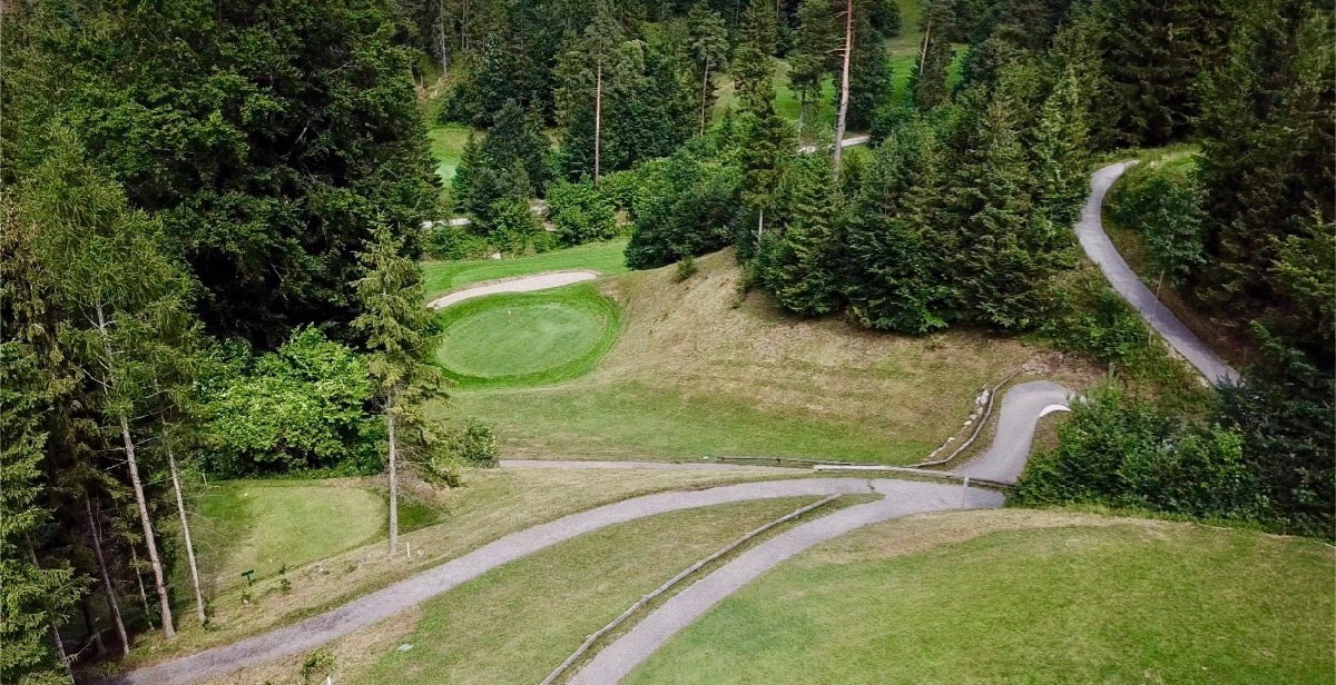 Adamstal: Wallenbach course- hole 3, the drop shot green