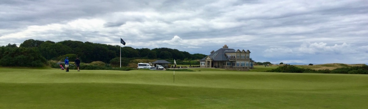 Kingsbarns Golf Links- 9th green & clubhouse