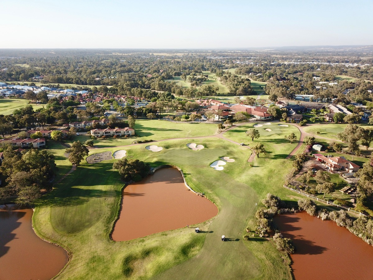 The Vines Resort-Lakes: hole18 green by drone