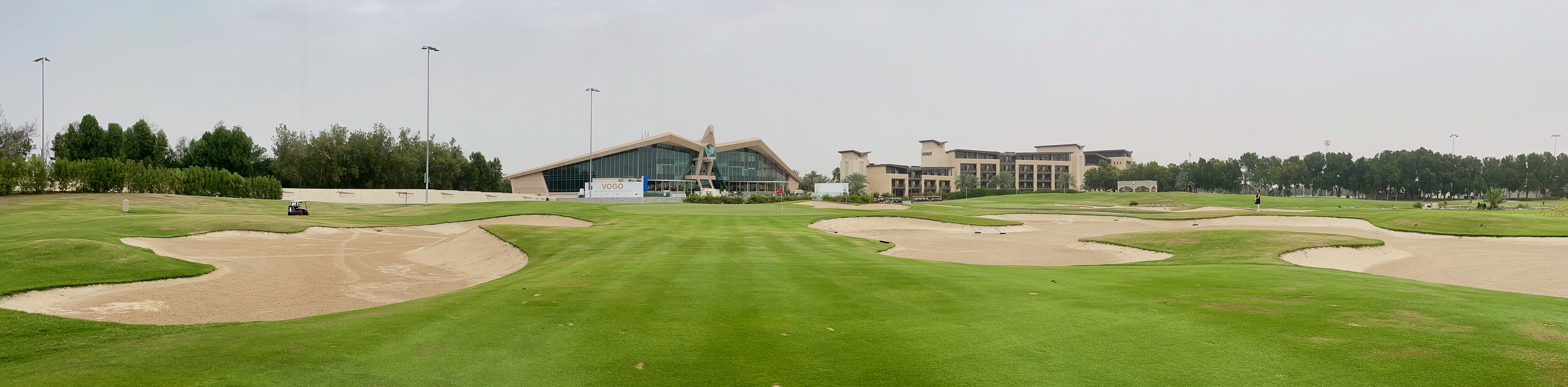 Abu Dhabi GC- hole 18 approach