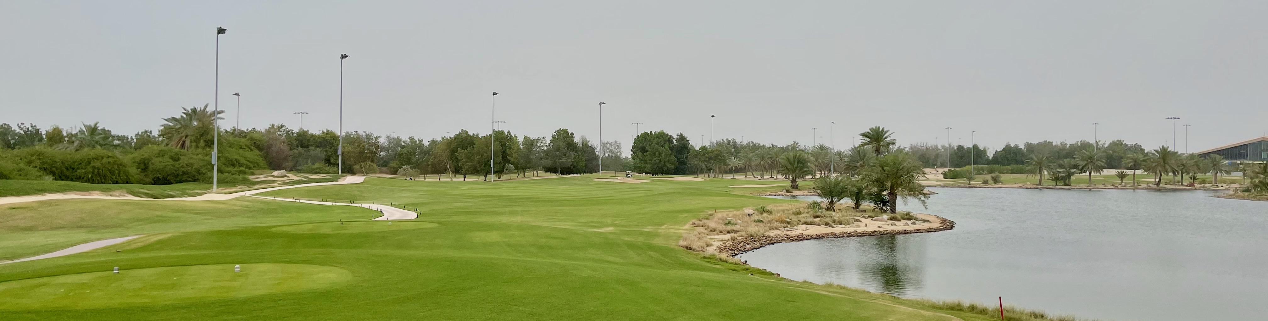 Abu Dhabi GC- hole 18 tee