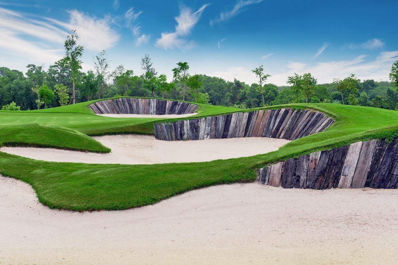 Aquella Golf Resort- bunkers with sleepers