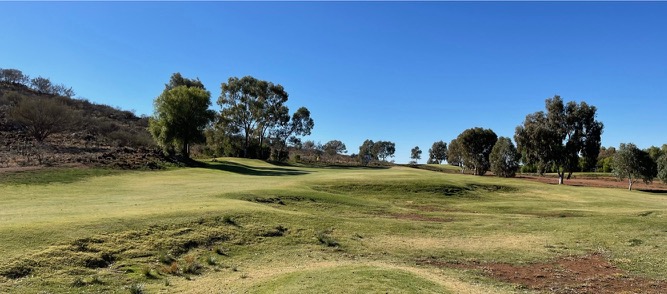 Broken Hill GC- hole 4 green