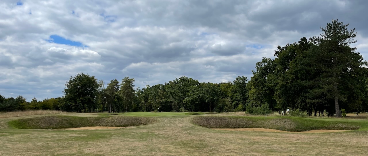 Golf de Chantilly- hole 7 approach