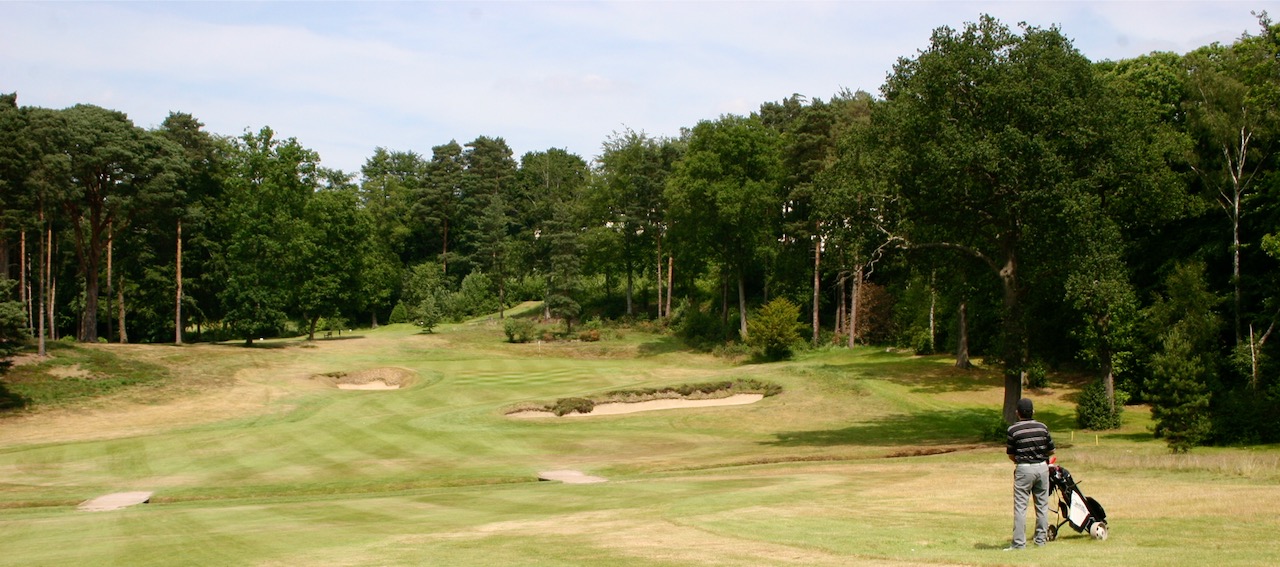 St George's Hill GC- hole 2 approach Red