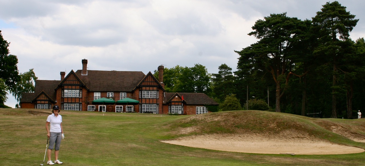 Swinley Forest GC- 18th hole & clubhouse