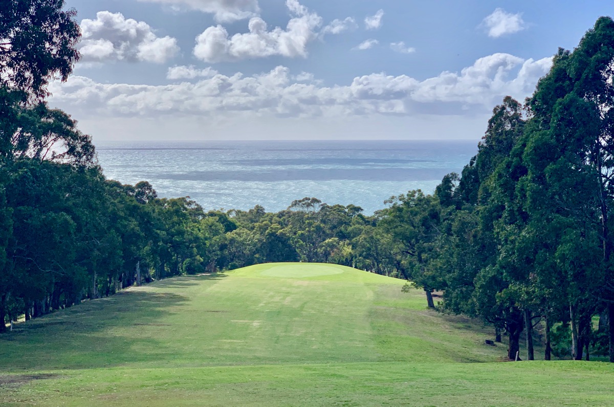 Lorne CC- approach to hole 1 with sea backdrop