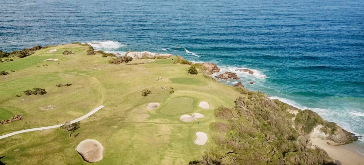 Narooma GC- hole 18 approach