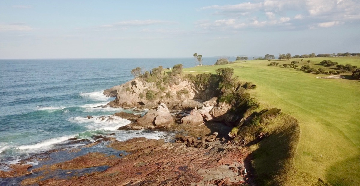 Narooma GC- hole 2 approach