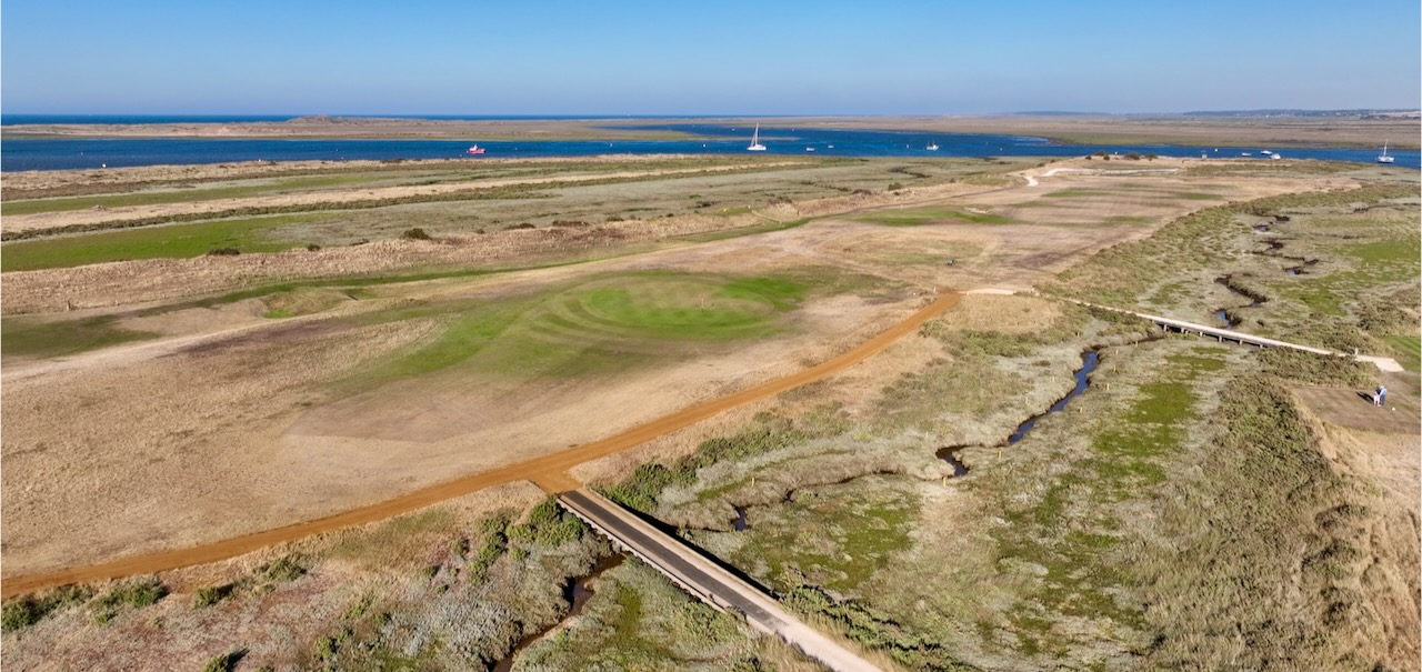 Royal West Norfolk GC- hole 8 approach