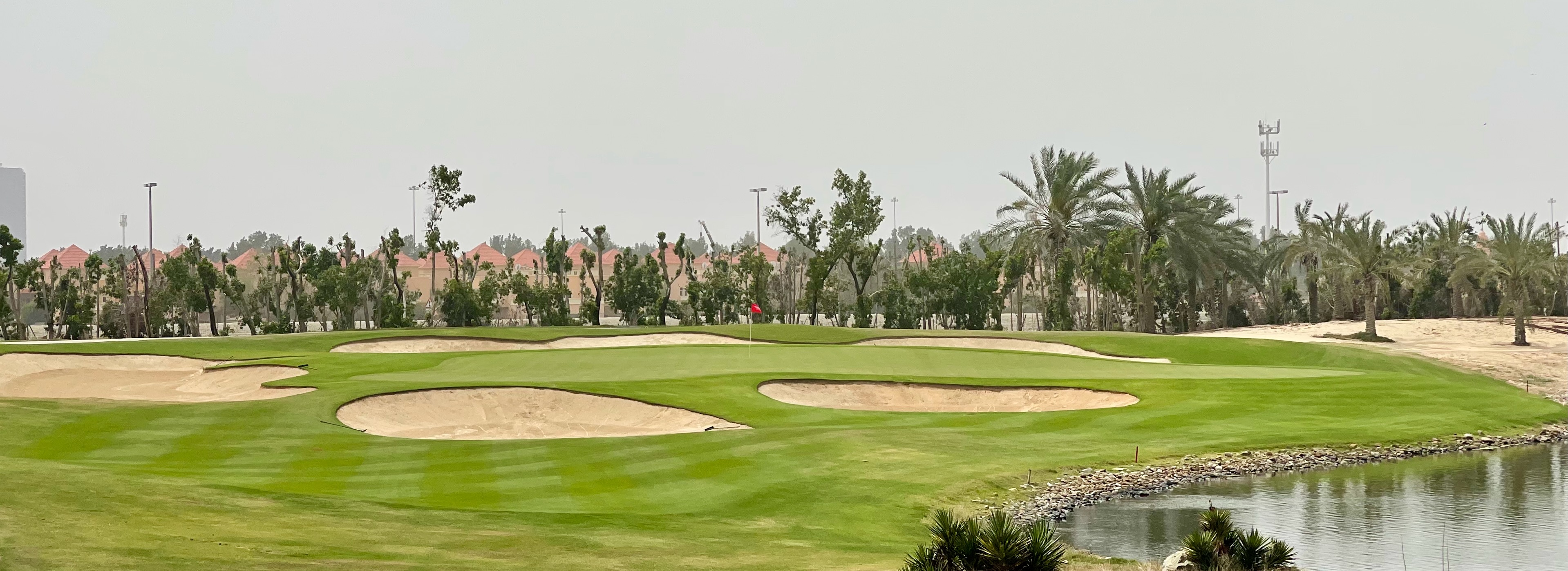 Abu Dhabi GC- hole 4