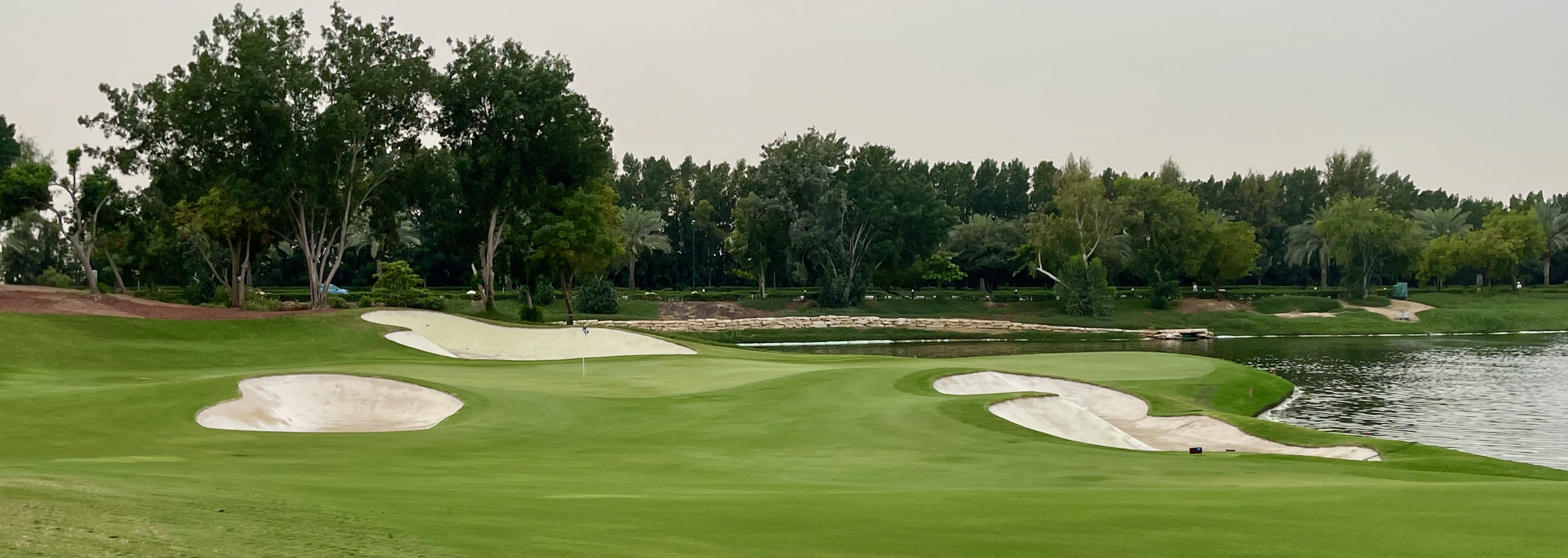 Jumeirah Golf Estates-  Earth Course, hole 16