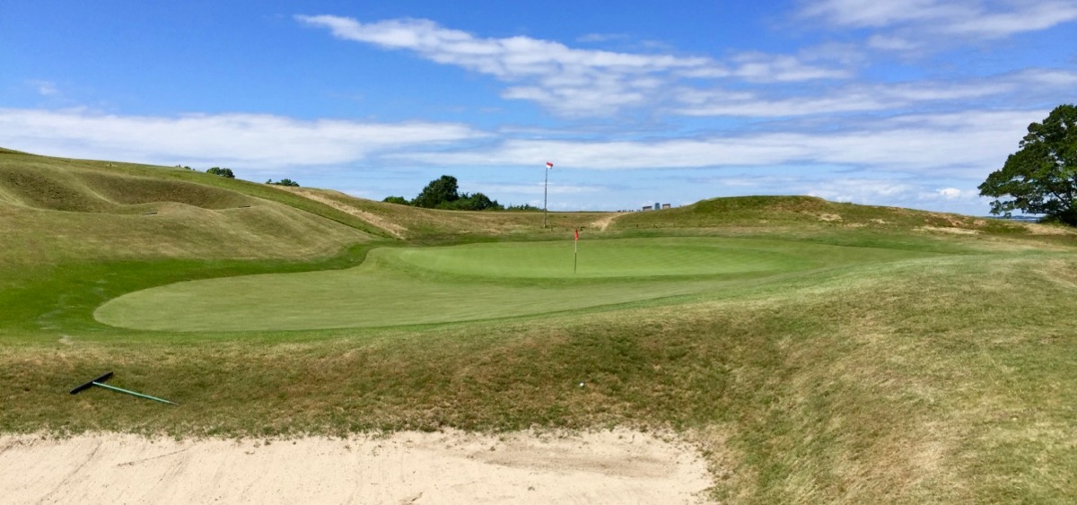 National Golf Links- hole 16