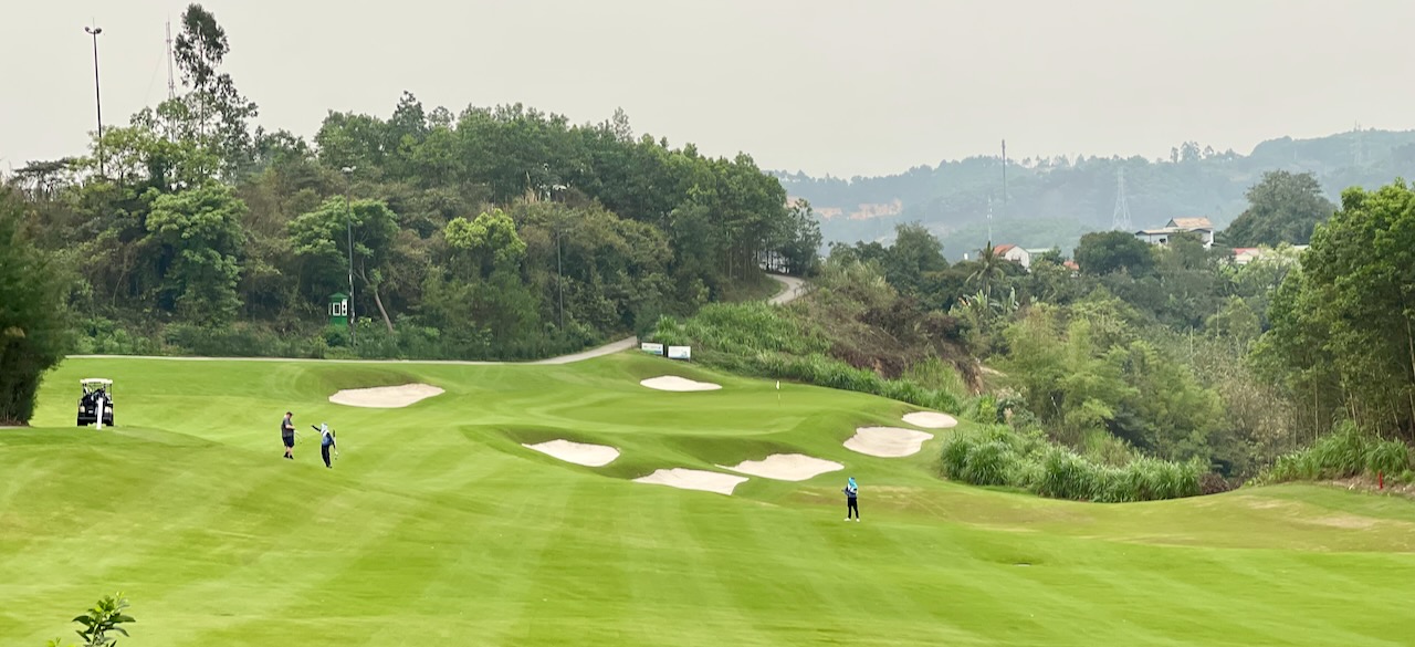 FLC Golf Club Ha Long- hole 4 approach