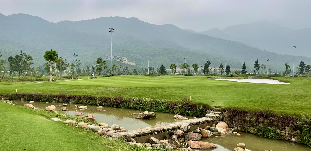 Thanh Lanh Valley Golf & Resort- hole 17 approach