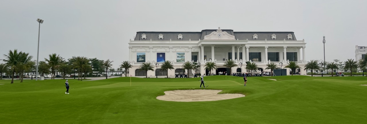Tuan Chau Golf Resort- hole 18 & clubhouse